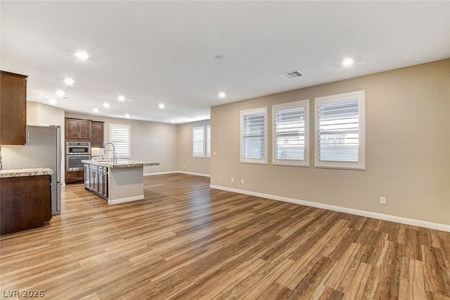 Building Photo - 888 Haven Oaks Pl