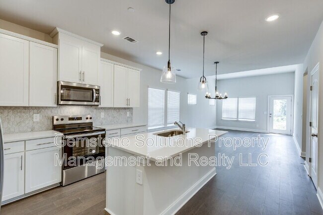 Building Photo - 204 Douglas Bend Rd