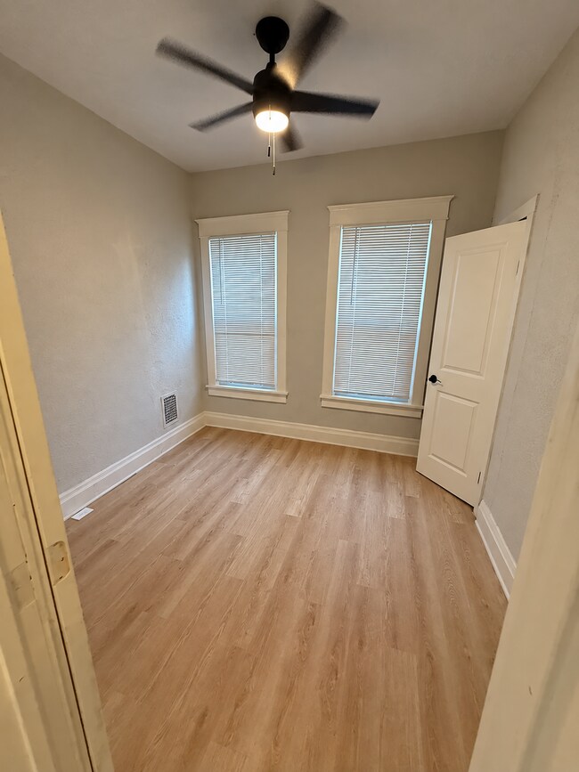 Building Photo - 3606 Highland Ave