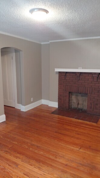 Building Photo - 128 Louis Ave