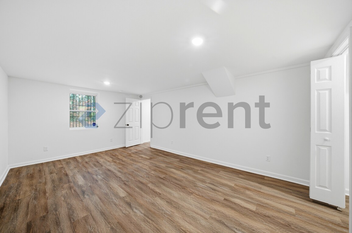 Building Photo - 175 Holly Rd NW