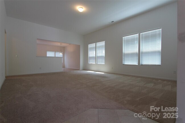 Building Photo - 300 Commodore Loop