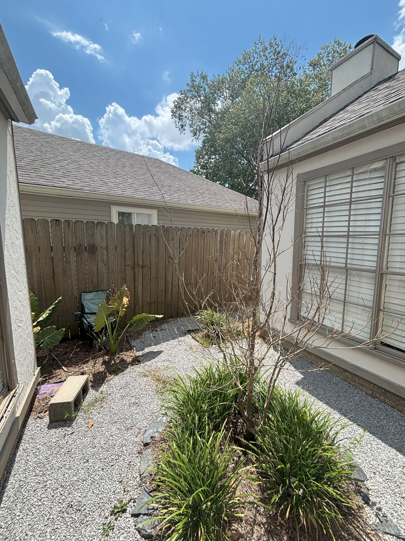 Building Photo - 268 Heatherwood Dr