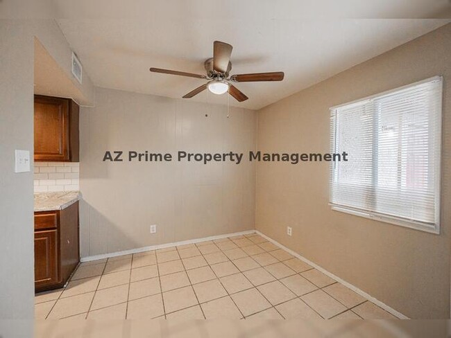 Building Photo - 5041 N 39th Dr