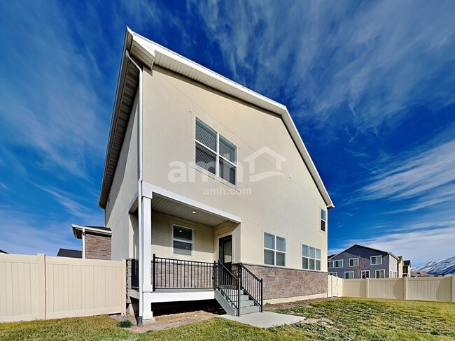 Building Photo - 1015 W 850 S