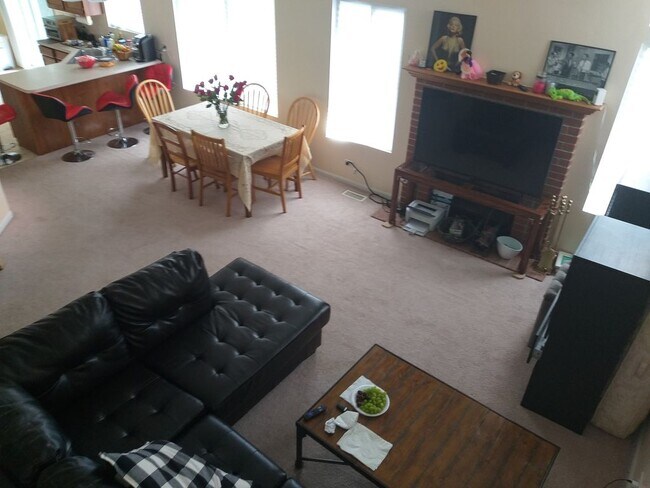 Building Photo - 870 Waterview Dr