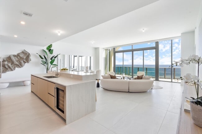 Building Photo - 900 N Ocean Blvd