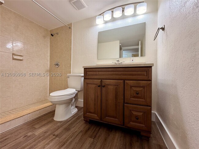 Building Photo - 7225 Miami Lakes Dr