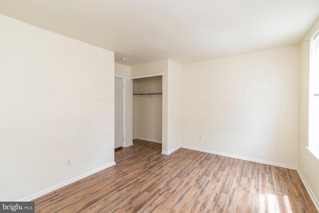 Building Photo - 1635 Fontain St