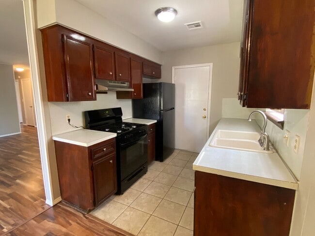 Building Photo - 12639 E 34th St