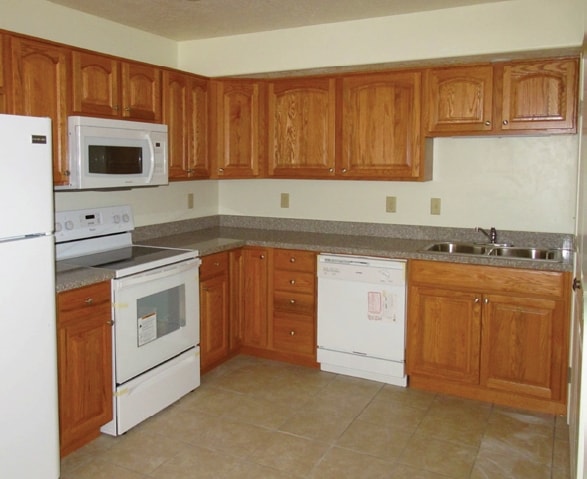  - Willow Creek Apartments - Immediately 3bd/2ba