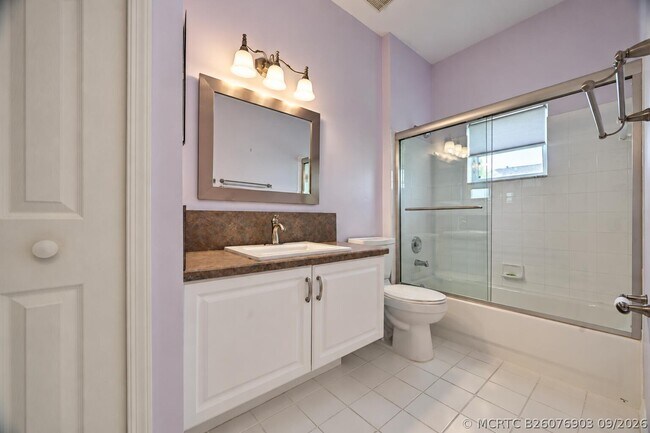 Building Photo - 545 NW Portofino Ln