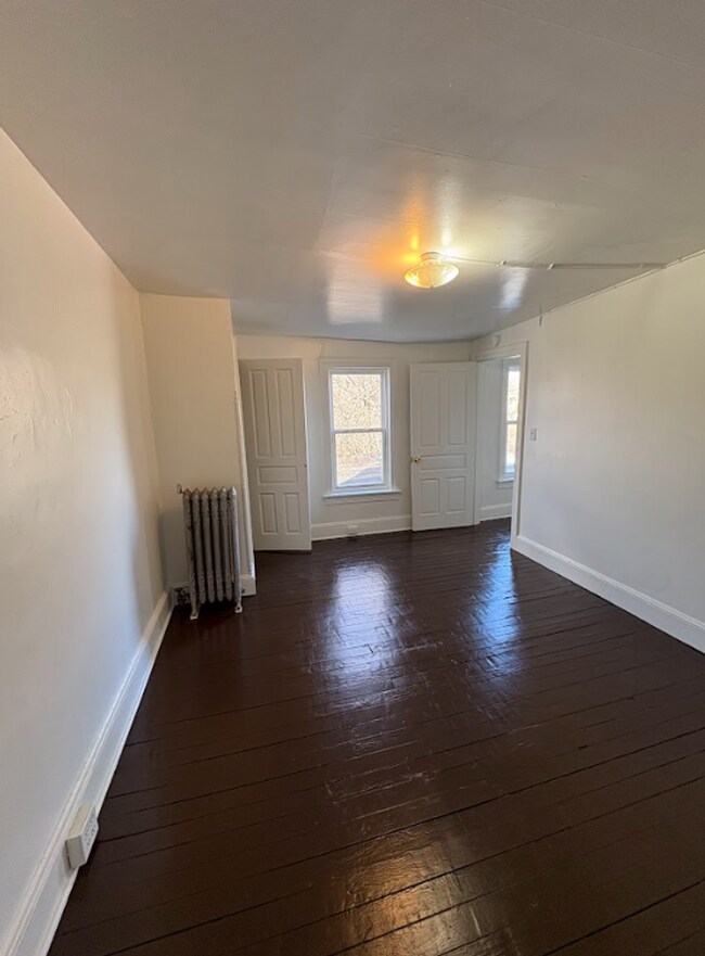 Building Photo - COMING SOON! 3 Bedroom Apartment - York City SD