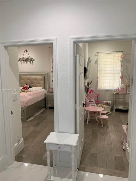 Building Photo - 6013 NW 56th Dr