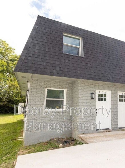 Building Photo - 1808 E 13th St