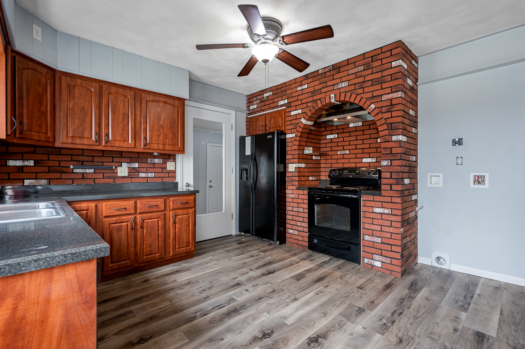 Building Photo - 7 Pasadena Pky