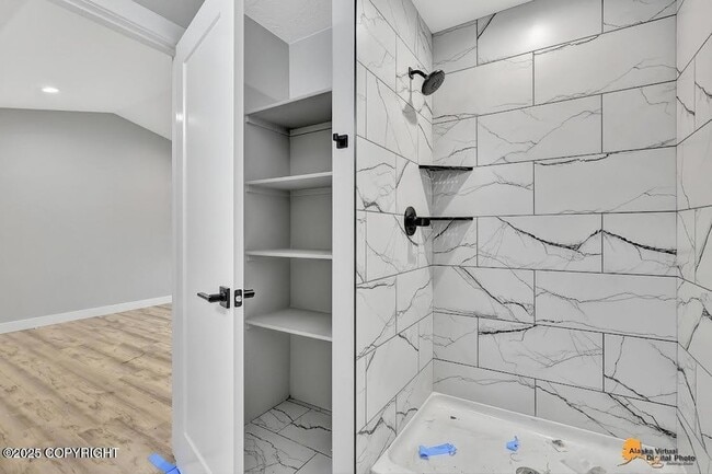 Building Photo - 623 Rita Cir