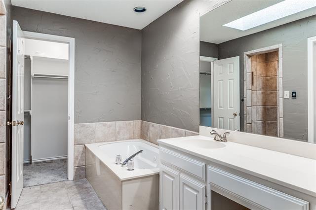 Building Photo - 13902 Preston Valley Pl