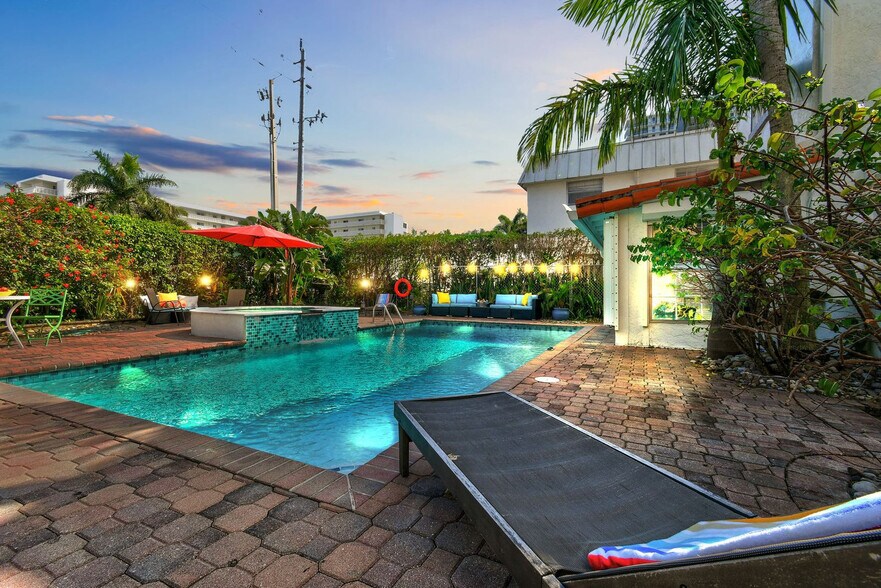 Building Photo - 414 Lake Shore Dr