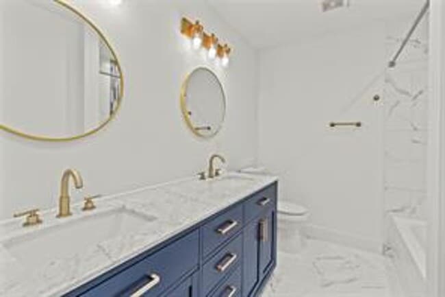 Building Photo - 2114 Eaglerock Dr