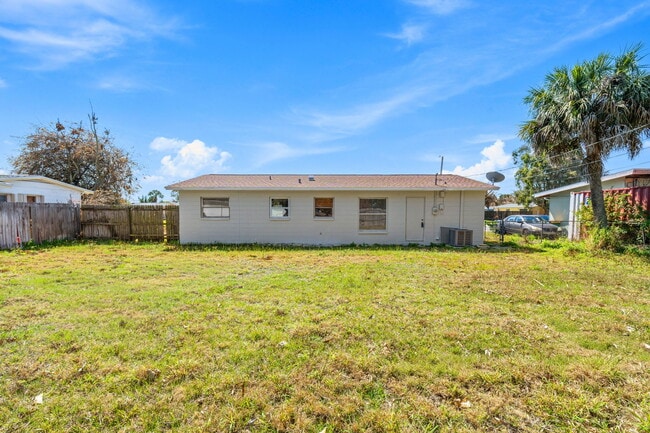 Building Photo - 480 Falmouth Ave