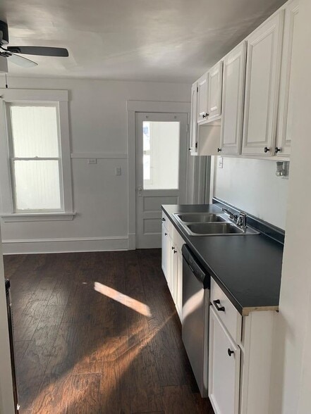 Kitchen - 4023 woburn ave