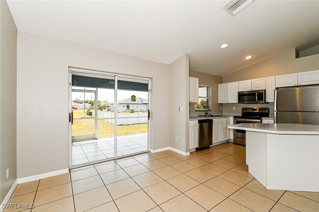 Building Photo - 113 Blackstone Dr
