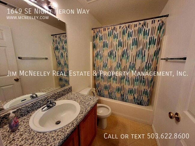 Building Photo - 1649 SE Night Heron Way