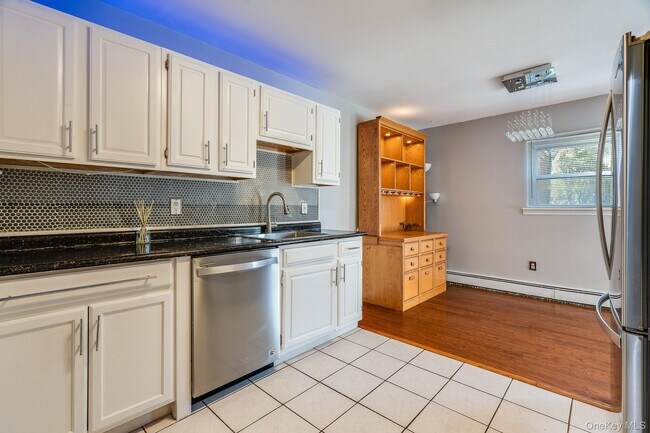 Building Photo - 23 Alpine Dr