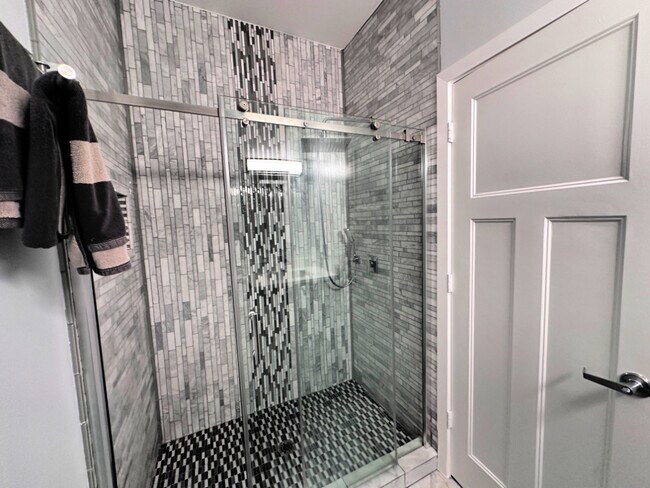 Building Photo - 2711 W Congress Pkwy