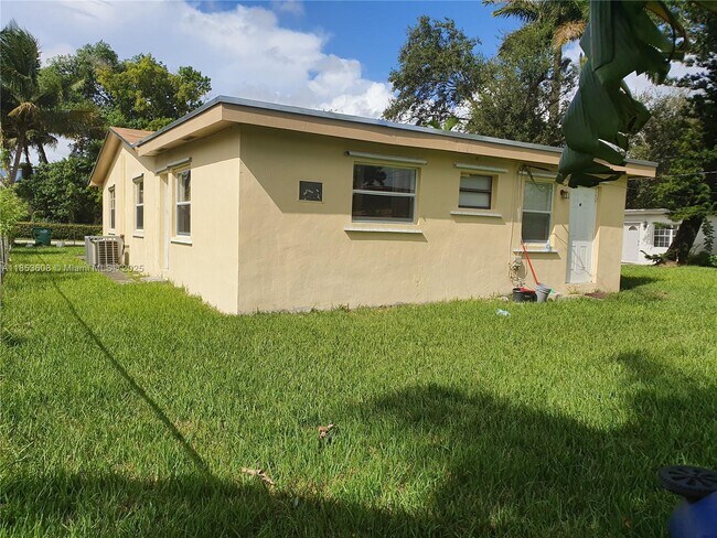Building Photo - 260 NE 118th Terrace