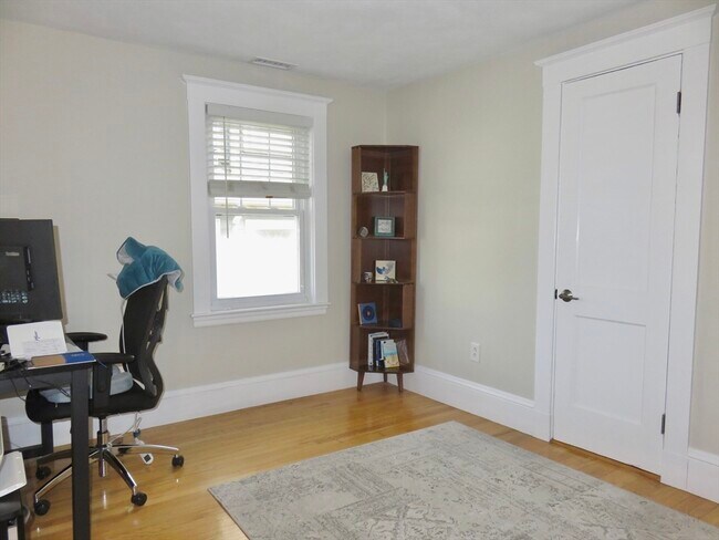 Building Photo - 35 Lovell Rd