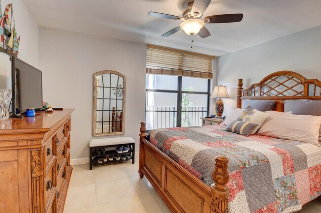 Building Photo - 19 Royal Palm Way