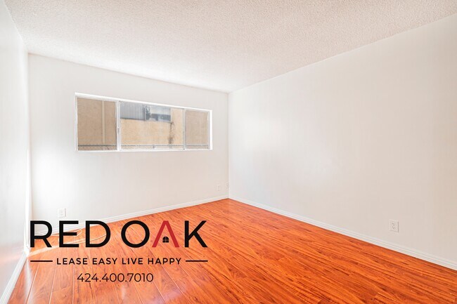Building Photo - 10535 Lindley Ave
