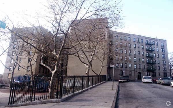 Building Photo - 1261 Merriam Ave