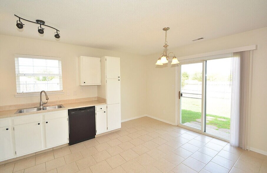 Building Photo - 7394 Tassel Ct