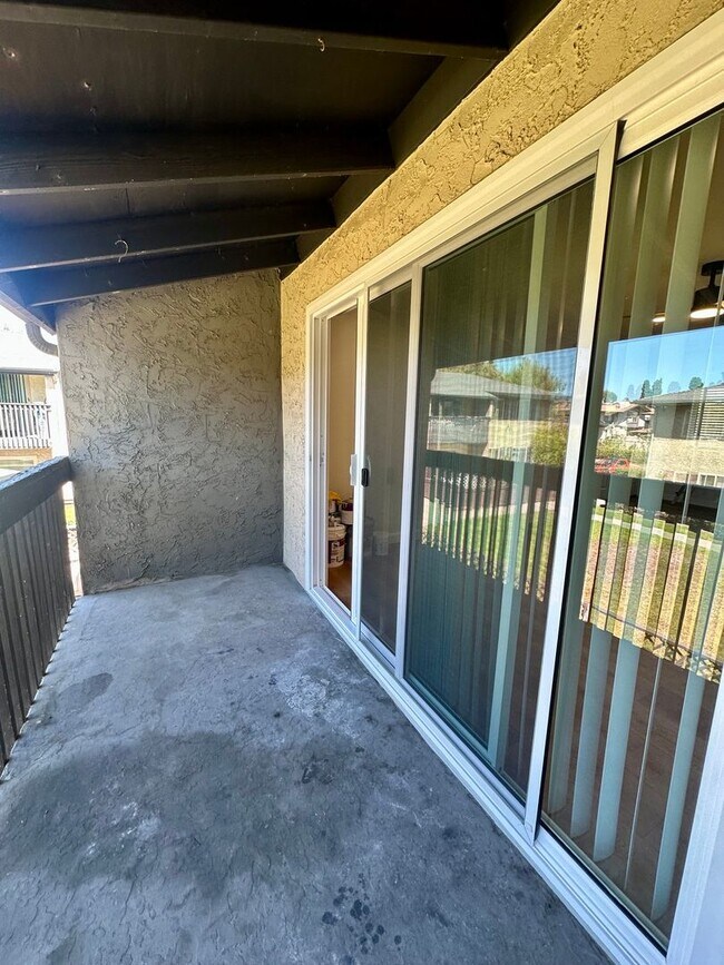 Building Photo - 321 Rancho Dr