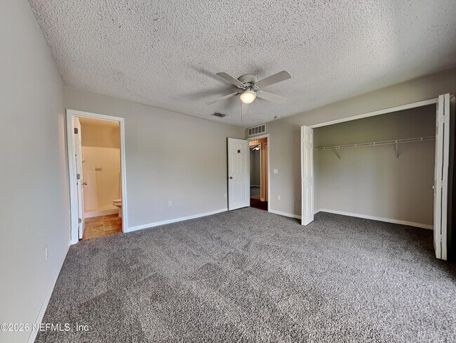 Building Photo - 6637 Gentle Oaks Dr E