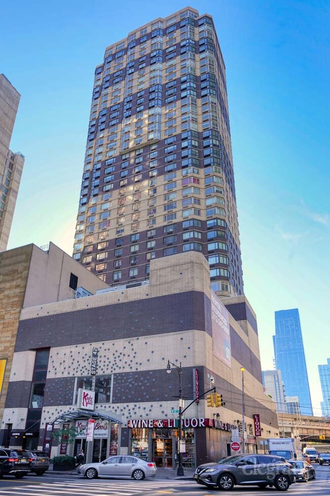 Building Photo - 420 W 42nd St