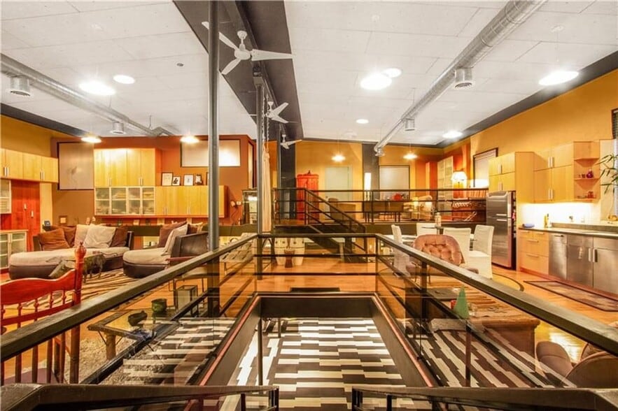 Building Photo - 847 Weeden St