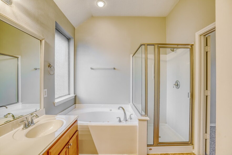 Building Photo - 8715 Elm Drake Ln