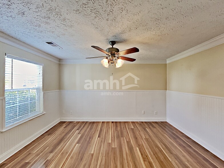 Building Photo - 329 Westminster Dr