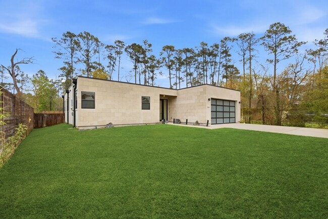 Building Photo - 1530 Primrose St