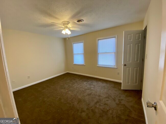 Building Photo - 124 Berlin Ct