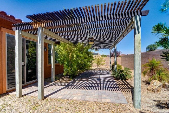 Building Photo - 1012 Via Canale Dr