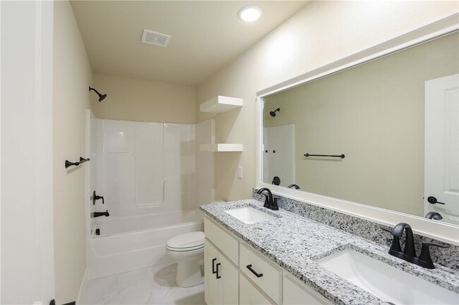 Building Photo - 970 Moksha St