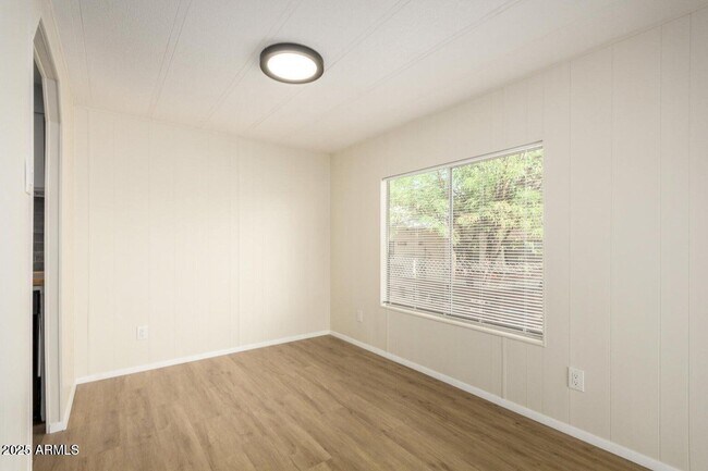 Building Photo - 9710 E Baywood Ave