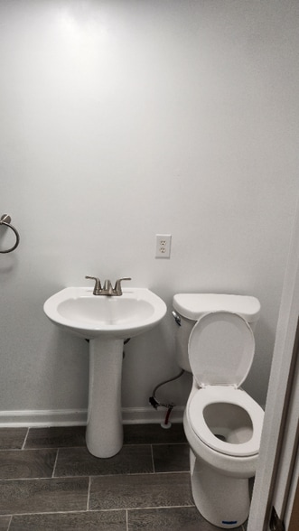 Building Photo - 409 Park Ave