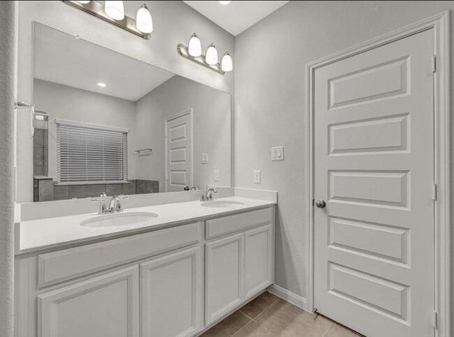 Building Photo - 216 Cresta Cv Ct