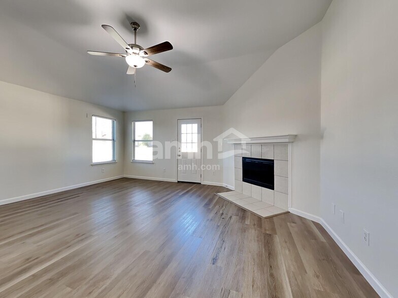 Building Photo - 347 Tioga Dr